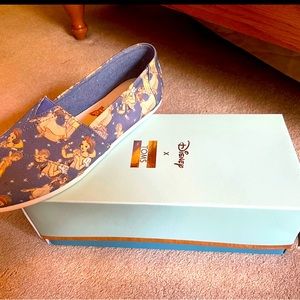 Tom’s NIB Size 10 Snow White slip ons!